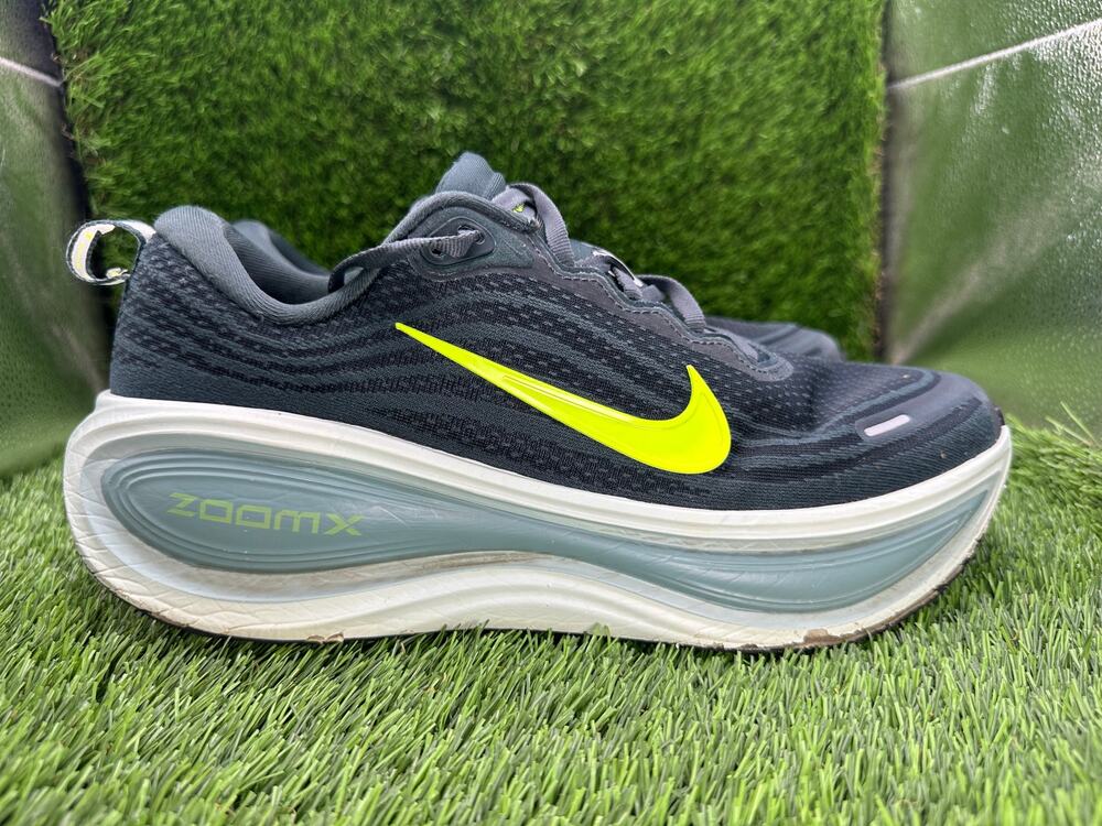 Nike Vomero Plus HV8150-300 Athletic Sneaker Men's 10 Green Mesh Running Sports